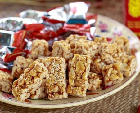 Đóng gói kẹo lạc tại maydonggoi.pro.vn Đóng gói kẹo lạc tại maydonggoi.pro.vn