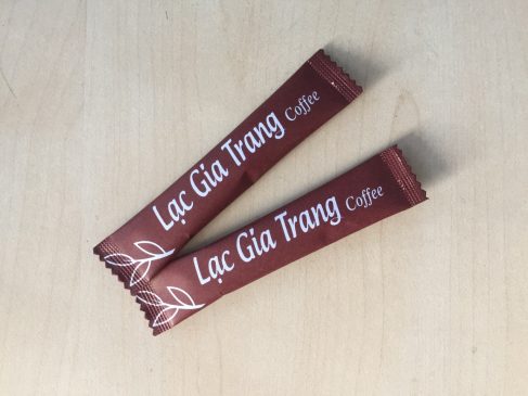 Máy Đóng Gói Đường Que Tự Động 2026 2 Gói đường que cà phê